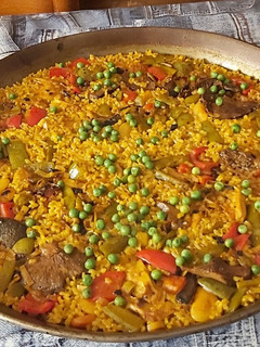 Una foto de Paella valenciana vegana