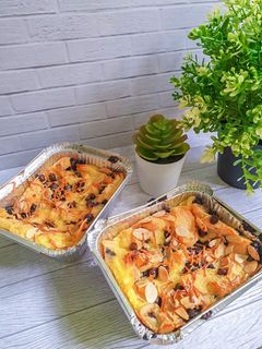 Foto resep Bread pudding with Vanilla Sauce
