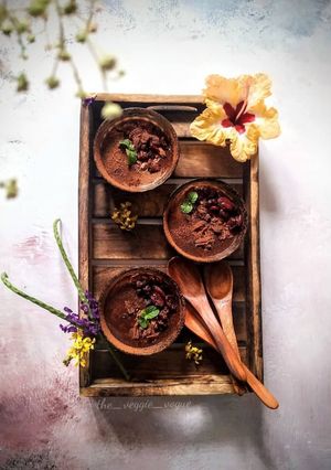 एगलेस चॉकलेट बोरबोन मूझ(eggless chocolate mousse borbón recipe in hindi) रेसिपी मुख्य फोटो