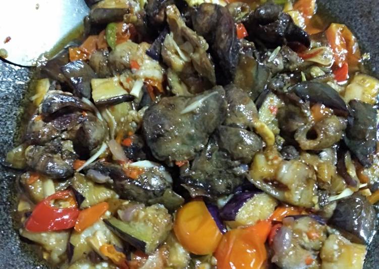Terong dan hati ampela ayam tumis pedas