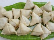 A picture of onion potato samosa