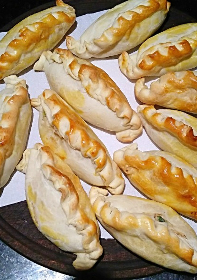 Una foto de Empanadas de pollo al verdeo