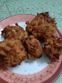 મેગી પકોડા (Maggi Pakoda Recipe In Gujarati) રેસીપી મુખ્ય ફોટો
