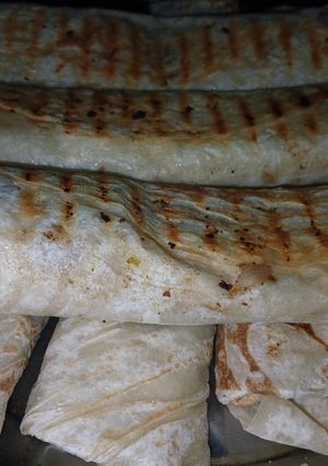 صورة لوصفة سندوتشات شاورما فراخ سوري ولا أسهل🥖🫑🌯