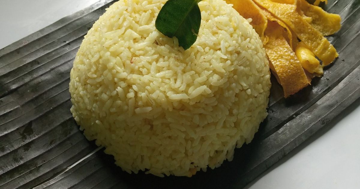 Nasi Kuning Telur Dadar