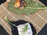 Pollo con verduras salteadas al estilo hiriental acompañado de arroz al ajo