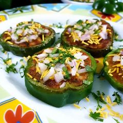 A picture of Shimla Mirch Tikki Chaat.