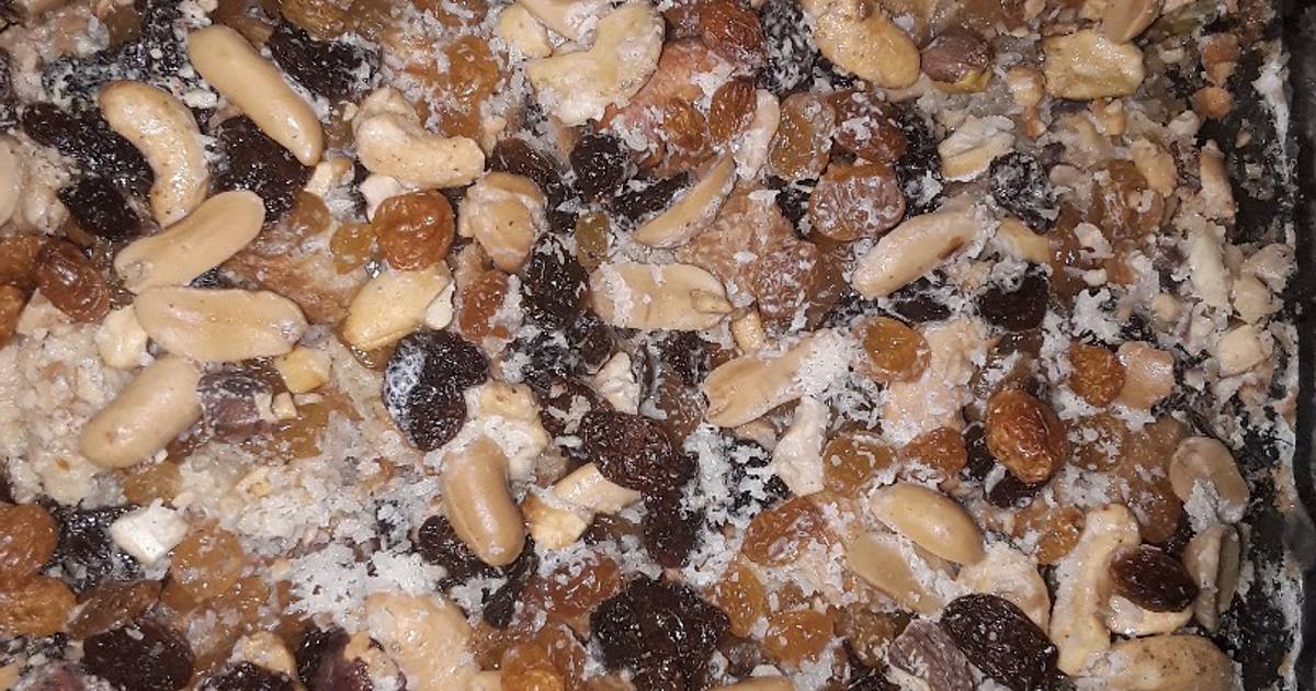 Arabian Bread Pudding Known As Um Ali Recipe By Ummu Fahad Cookpad