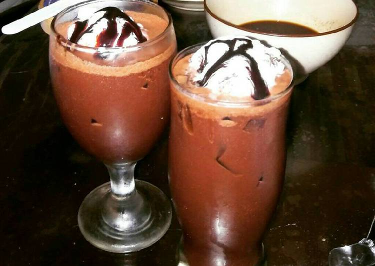 Cara Gampang Menyiapkan Milkshake coco with topping walls ice cream oreo, Bikin Ngiler