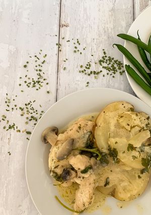 A picture of Creamy Chicken Hotpot.