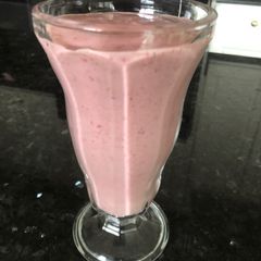 A picture of Strawberry smoothie.
