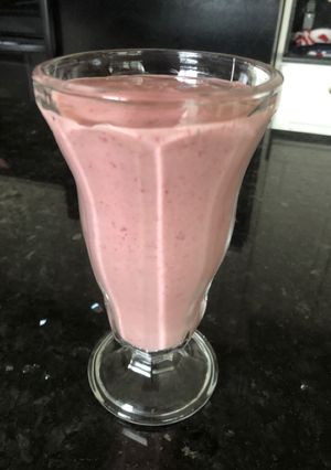 A picture of Strawberry smoothie.