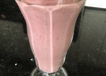 How to Make Perfect Strawberry smoothie