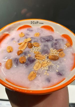 Hình của món Chè khoai lang tím cốt dừa.