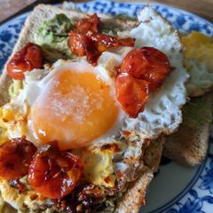 A picture of Spicy Avocado eggs for breakfast or lunch.