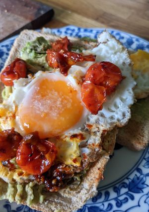 A picture of Spicy Avocado eggs for breakfast or lunch.