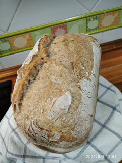Una foto de Pan de masa madre semi integral