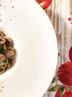 Foto di Orecchiette di Olve taggiasche con cime di rapa e polvere di peperone Crusco