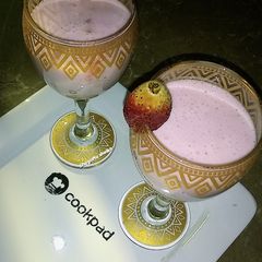A picture of Strawberry shake🍓.