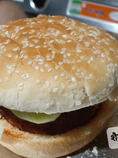 बर्गर (Burger recipe in hindi) रेसिपी मुख्य फोटो