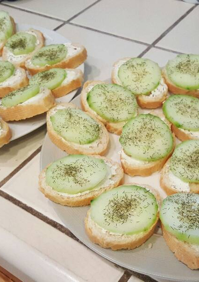 A picture of Cucumber Toasties.