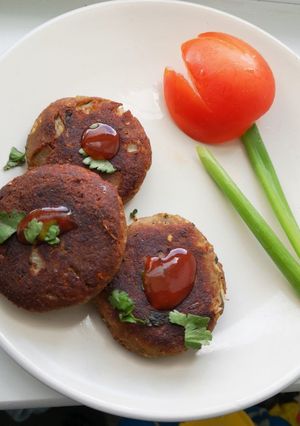 A picture of Shikumpuri kababs.