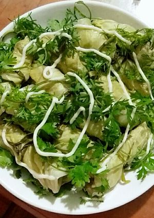 Hình của món Thịt ướp mật ong cuộn bắp cải.