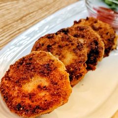 A picture of Cheesy Crunchy Cutlets.