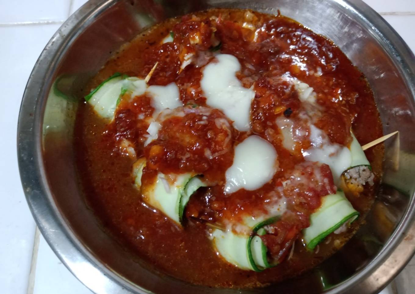 Timun Gulung Ayam Bolognaise