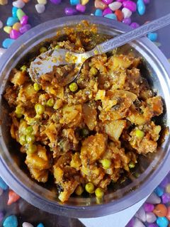 फूल गोभी की मिक्स सब्जी(Phool gobhi ki mix sabzi recipe in Hindi) रेसिपी मुख्य फोटो