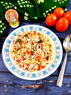 ટોમેટો રાઈસ (Tomato Rice recipe in Gujarati) રેસીપી મુખ્ય ફોટો