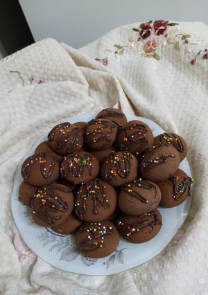 عکسی از دستور کوکی شکلاتی کنار چای