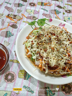 ભાખરી પીઝા (Bhakhri Pizza Recipe In Gujarati) રેસીપી મુખ્ય ફોટો