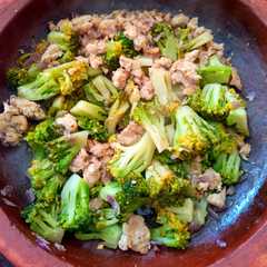 Sayur sehat brokoli ayam রেসিপির প্রধান ছবি