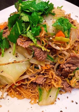 Hình của món Mì thịt bò xào giòn.