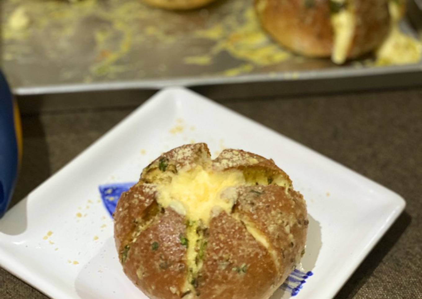 Korean Garlic Cheese Bread