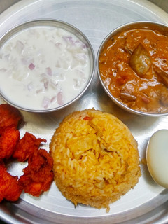 ஆம்பூர் சிக்கன் பிரியாணி செய்முறை முக்கிய புகைப்படம்