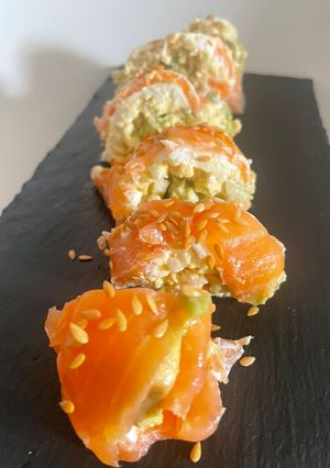 Una foto de Rollo de salmón relleno