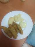 Churros de pescado con papas cocidas y alioli casero
