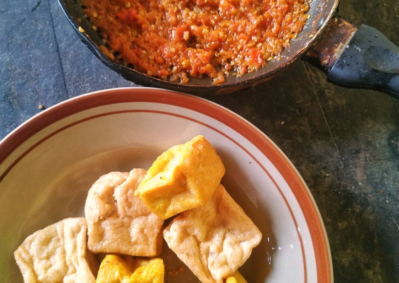 Tahu goreng penyet