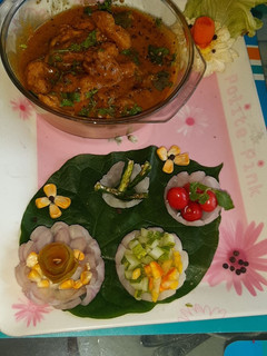 A picture of - onion basket salad.