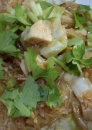 รูปของ วุ้นเส้นผัดไข่จัมโบ้เอ็นไก่