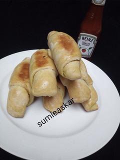 A picture of Bread roll.