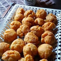 A picture of Crunchy buns.
