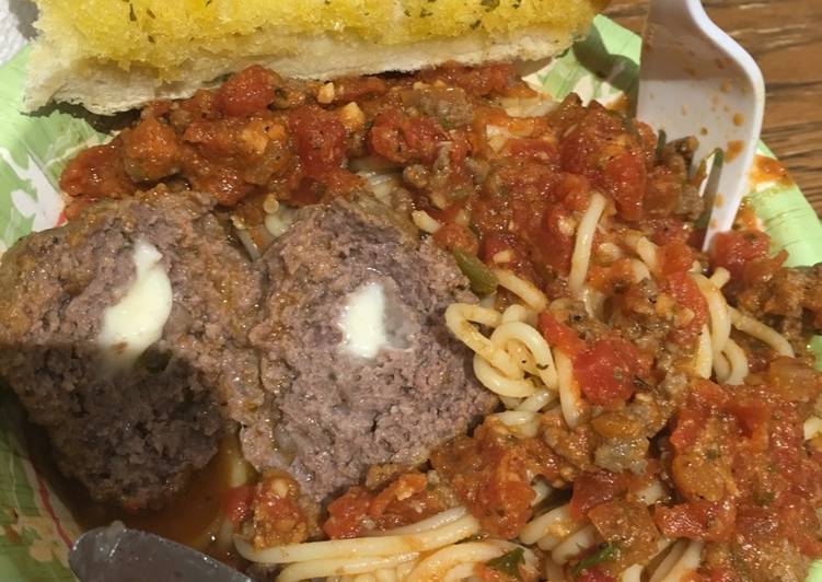 Easy Cheese Stuffed Meatballs 👊�?�