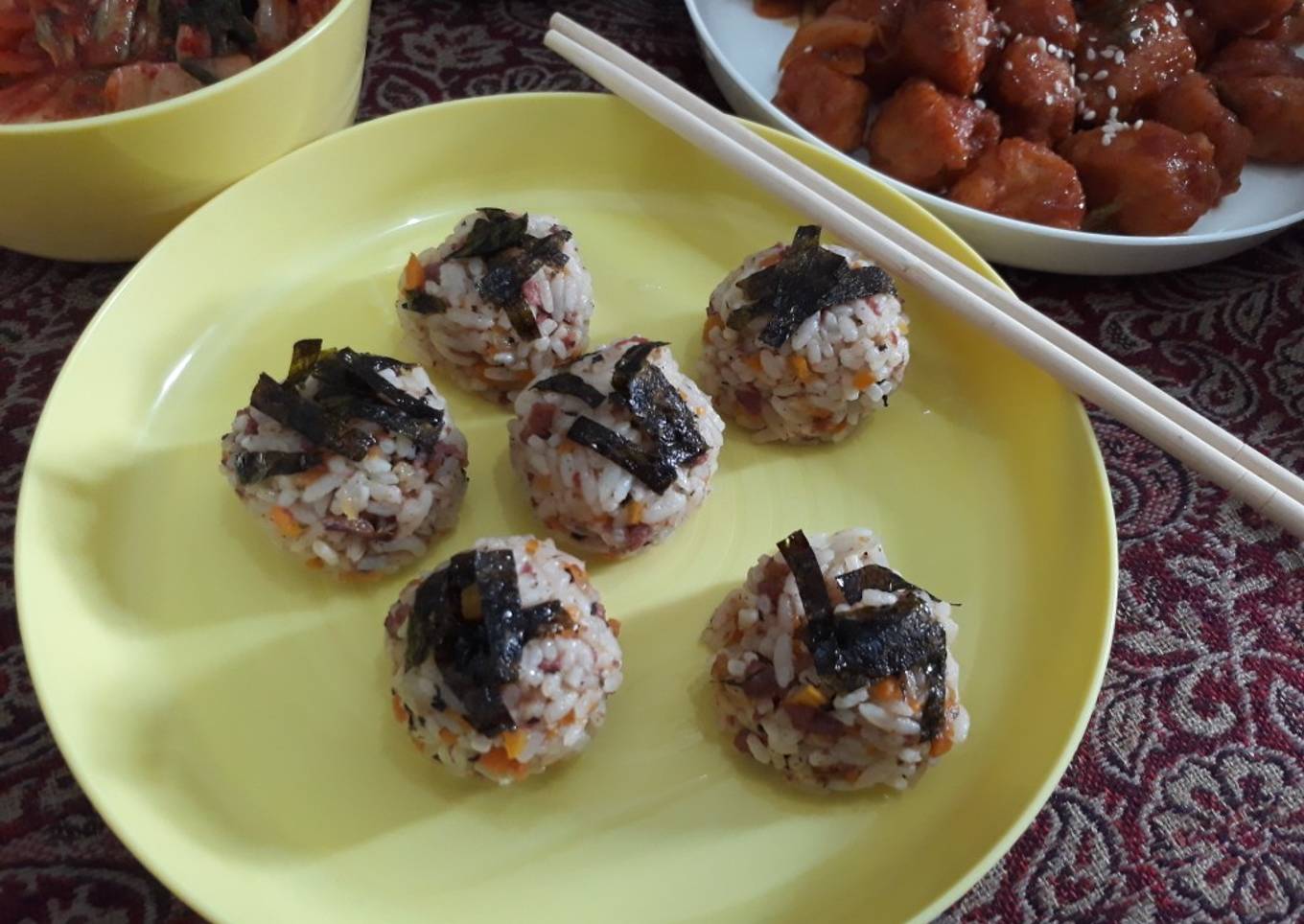 Jumeokbap (nasi kepal korea)