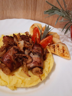 Baconba göngyölt csirkemáj recept fotója