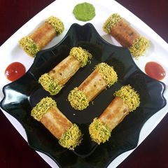 A picture of Kachori rolls.