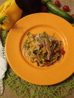 Foto di Taglierini secchi melanzane peperoni zucchine filetti di sgombro