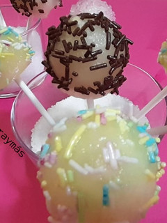 Una foto de Piruletas de melón